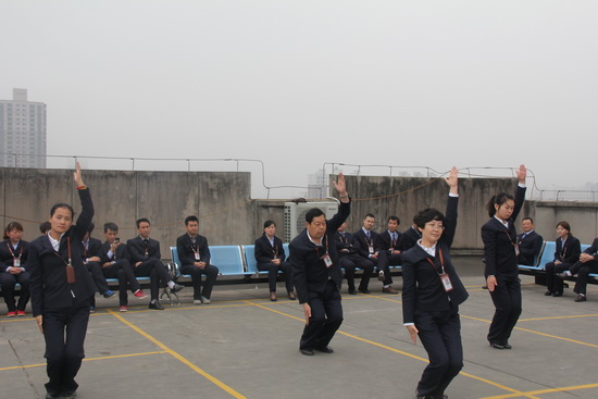 公司举行迎“五一”职工健身操比赛