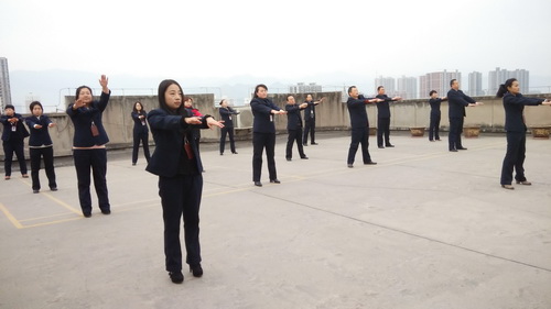 公司继续开展晨操健身活动