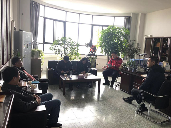 市工商局领导检查工作