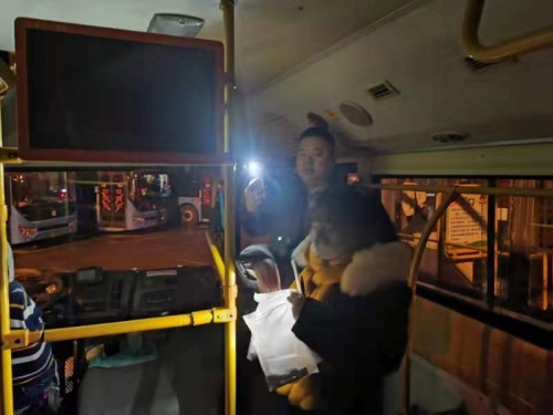 “夜战上刊”做好疫情防控科普宣传